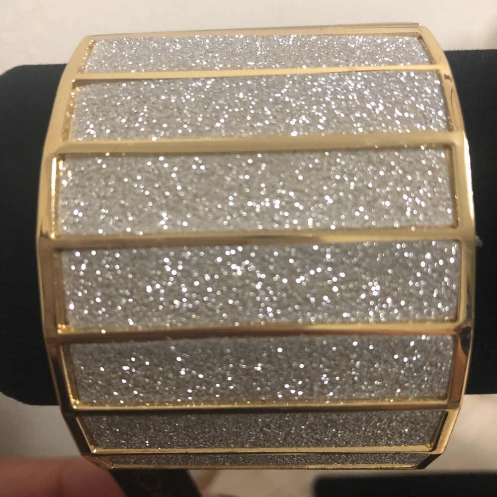 Custom made icy Bebe bracelet - Picture 4 of 5